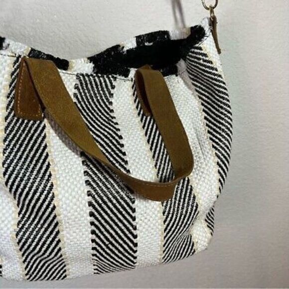White and black shoulder bag leather strap - Picture 2 of 3